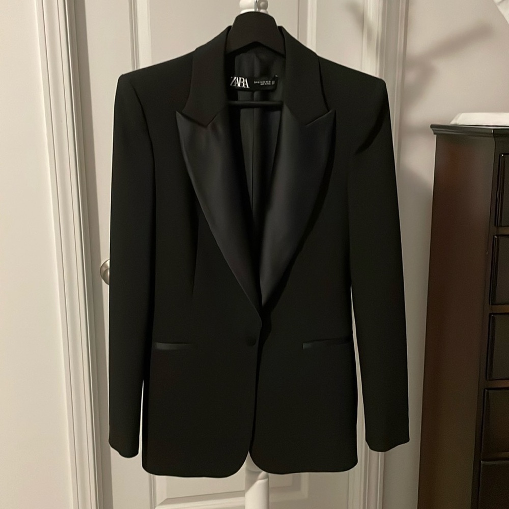 Brand:Zara,Size:XS/S,Col:Black,dressy jacket with satin, 2 pockets.New.